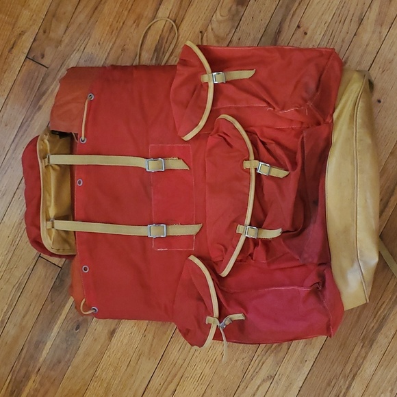 Vintage Bags Hiking Backpack Rucksack Large Size Therma Rest Pad